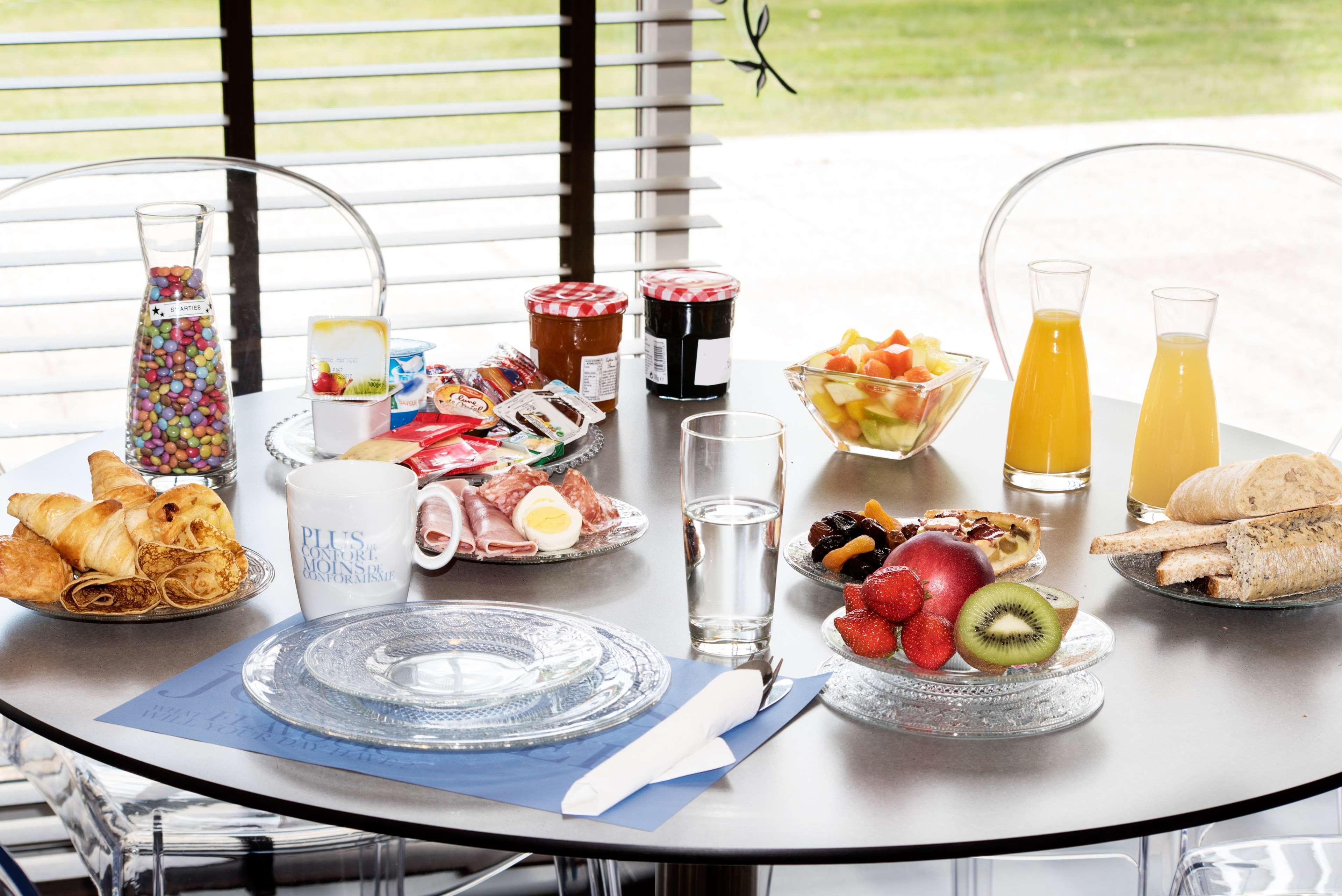 Hotel Kyriad La Rochelle Centre Ville מראה חיצוני תמונה